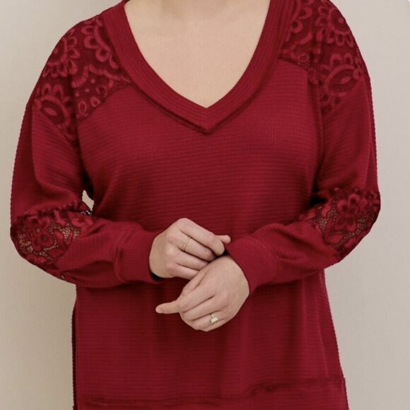 Torrid  Plus-Size Rhubarb Waffle Long Sleeve V-Neck Lace Inset Sweather Sz 26 - Picture 1 of 8
